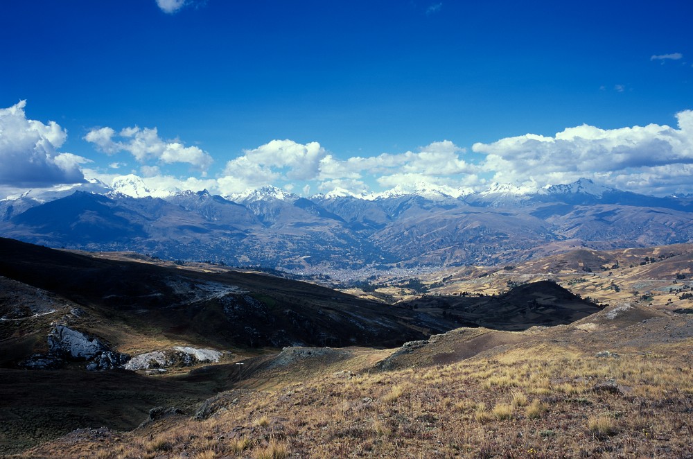 Habitué aux Pyrénées, cette photo est celle de notre premier record à Punta Callan (4225 m). Cette première montée a été une très bonne mise en jambe qui prépare bien la suite que nous connaitrons dans deux jours.<br />Prise de vue : 13/07/08, 14h35